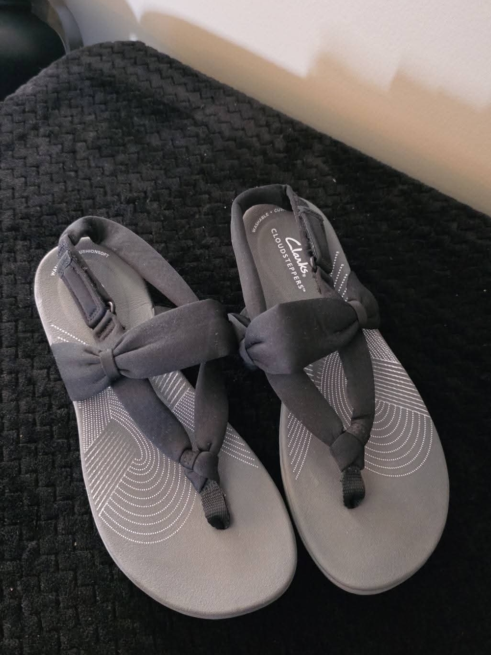 Clarks Women’s Black Knotted Thong Sandals